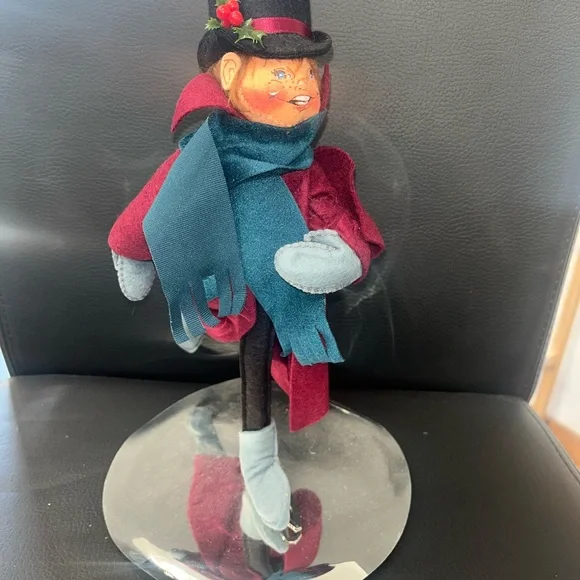 Vintage Annalee 11” Victorian Man Ice Skater on Silver base, bendable - Picture 5 of 5